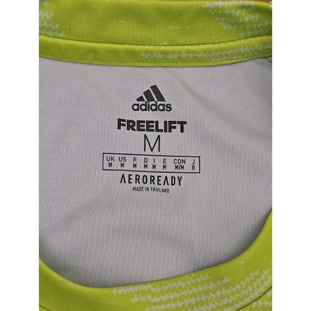 adidas Mens Shirt Medium Green Short Sleeve T-Shirt Logo Tee FreeLift Aeroready